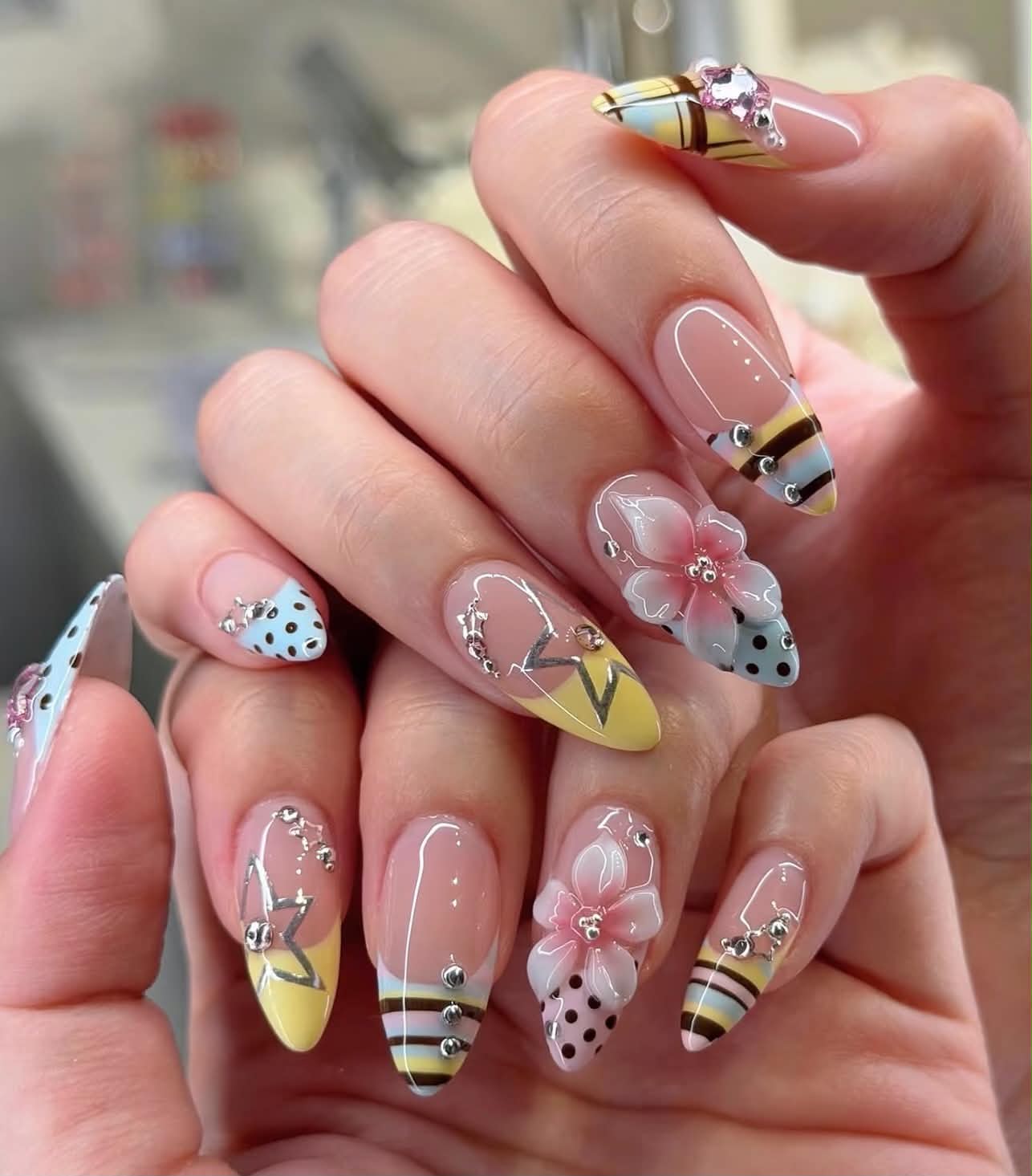 Seasonal nails
